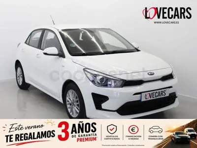 Usado Kia Rio 84 CV (61 kW) 2021 Blanco Berlina