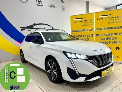 Usado Peugeot 308 Allure 130 CV (95 kW) 2023 Blanco