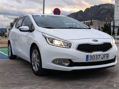 Usado Kia Ceed GT 90 CV (66 kW) 2015 Blanco Berlina