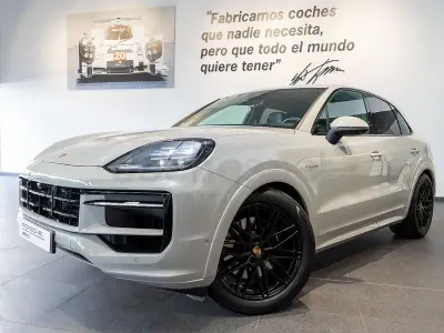 Usado Porsche Cayenne 470 CV (345 kW) 2024 Blanco SUV