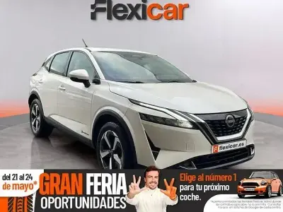 Używany Nissan Qashqai Acenta 190 KM (139 kW) 2024 Biały SUV