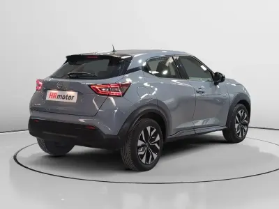 Käytetty Nissan Juke Acenta 114 HP (83 kW) 2023 Harmaa Katumaasturi