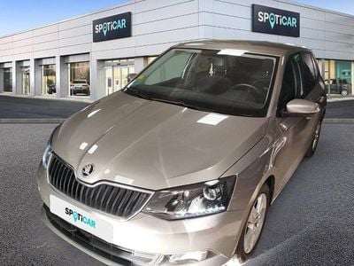 Gris Usado 2016 Skoda Fabia Ambition Berlina | 8900 € (Precio justo)