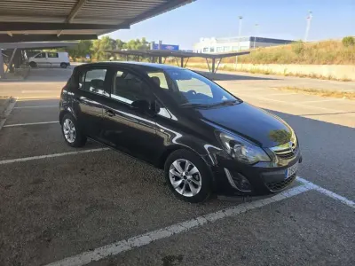 Usado Opel Corsa Selective 86 CV (63 kW) 2014 Negro Utilitario
