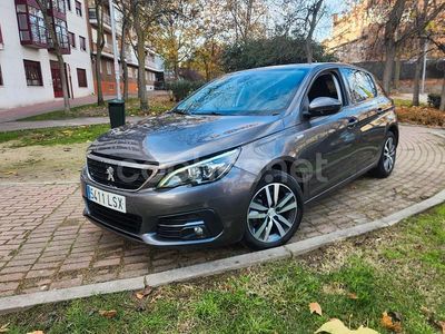 Usado Peugeot 308 Style 130 CV (95 kW) 2021 Gris / plata Berlina