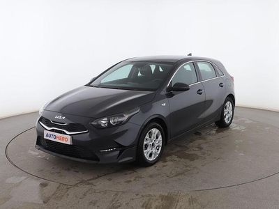Gris Usado 2023 Kia Ceed Utilitario | 17.499 € (Precio justo)