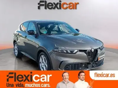 Usado Alfa Romeo Tonale Sprint 130 CV (95 kW) 2023 Gris / plata SUV