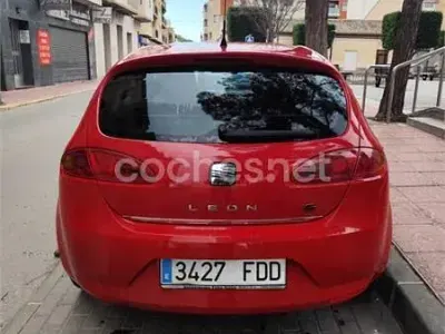 Używany Seat Leon Stylance 105 KM (77 kW) 2006 Czerwony Hatchback