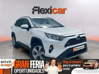 Używany Toyota RAV4 Hybrid Advance 218 KM (160 kW) 2020 Biały SUV