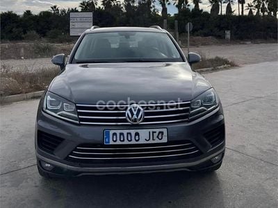 Usado VW Touareg 204 CV (150 kW) 2015 Gris / plata SUV