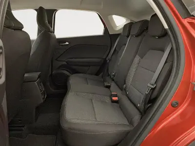 Usado Renault Captur Equilibre 90 CV (66 kW) 2023 Rojo SUV