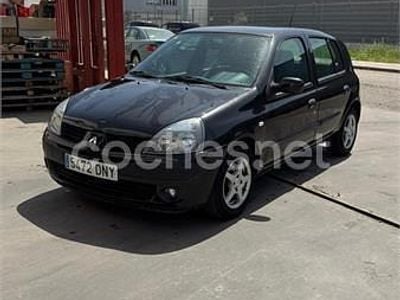 Begagnad Renault Clio II 65 HK (47 kW) 2005 Svart Sedan