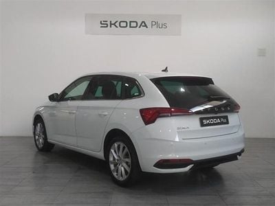 Blanco Usado 2024 Skoda Scala Selection Utilitario | 19.990 € (Precio justo)