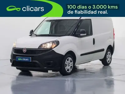 Usado Fiat Doblò 106 CV (77 kW) 2022 Blanco Monovolumen