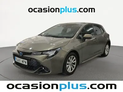 Używany Toyota Corolla Active 140 KM (102 kW) 2024 Brązowy Sedan/Limuzyna