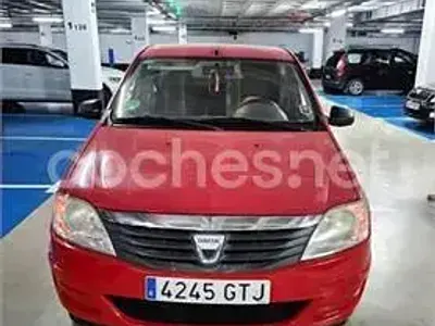 Usado Dacia Logan Ambiance 75 CV (55 kW) 2010 Rojo Berlina