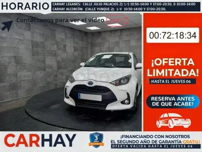 Usado Toyota Yaris Hybrid Active 116 CV (85 kW) 2022 Blanco Berlina