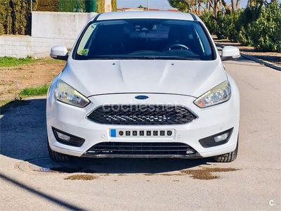 Usado Ford Focus Titanium 120 CV (88 kW) 2015 Blanco Berlina