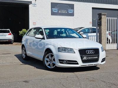 Usado Audi A3 Ambition 105 CV (77 kW) 2012 Blanco Berlina