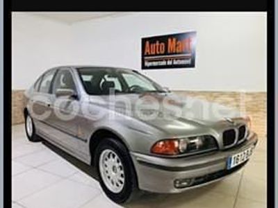 Beige Usado 2001 BMW 523 Berlina | 2200 €