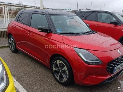 Usado Suzuki Swift 83 CV (61 kW) 2024 Rojo Berlina