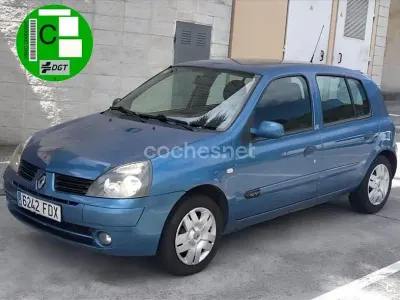 Begagnad Renault Clio II Campus 75 HK (55 kW) 2007 Blå Sedan