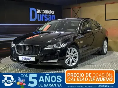 Usado Jaguar XF Portfolio 181 CV (133 kW) 2017 Negro Berlina