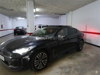 Usado Kia Stinger GT-Line 200 CV (147 kW) 2017 Negro Utilitario