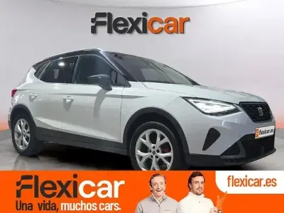 Usado Seat Arona FR 150 CV (110 kW) 2023 Blanco SUV