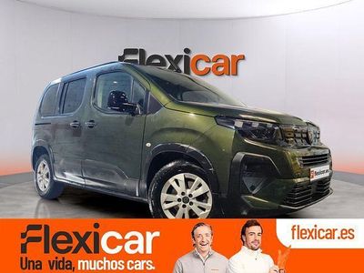 Usado Peugeot Rifter Allure 100 CV (73 kW) 2024 Verde Monovolumen