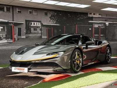 Gris Usado 2021 Ferrari SF90 Coupe | 399.999 €