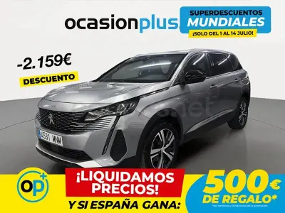 Usado Peugeot 5008 Allure 130 CV (95 kW) 2024 Gris SUV