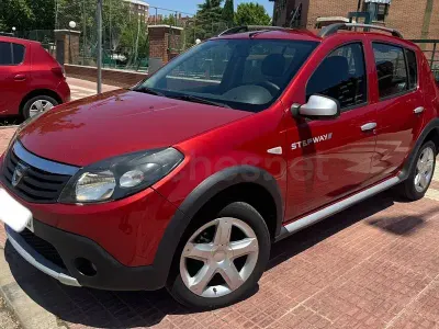 Usado Dacia Sandero Stepway 90 CV (66 kW) 2012 Rojo Berlina
