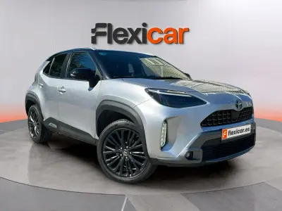 Usado Toyota Yaris Hybrid Active 116 CV (85 kW) 2022 Gris