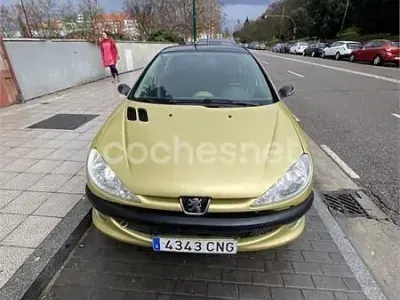 Begagnad Peugeot 206 110 HK (80 kW) 2003 Gul Kombi