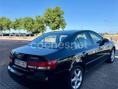Usado Hyundai Sonata Style 140 CV (102 kW) 2008 Negro Berlina