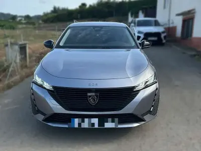 Usado Peugeot 308 SW Active 131 CV (96 kW) 2023 Gris Familiar
