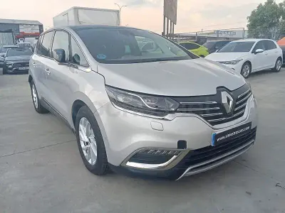 Usado Renault Espace Zen 160 CV (117 kW) 2015 Gris / plata Monovolumen