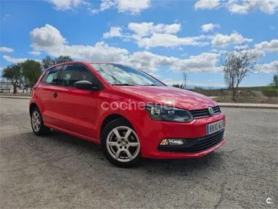 Usado VW Polo Edition 75 CV (55 kW) 2016 Rojo Berlina