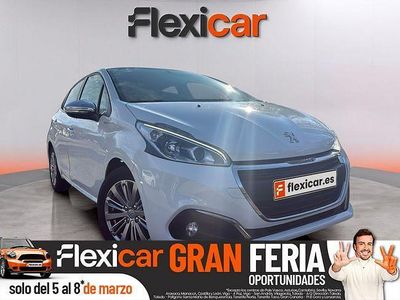 Usado Peugeot 208 Style 82 CV (60 kW) 2018 Blanco Utilitario