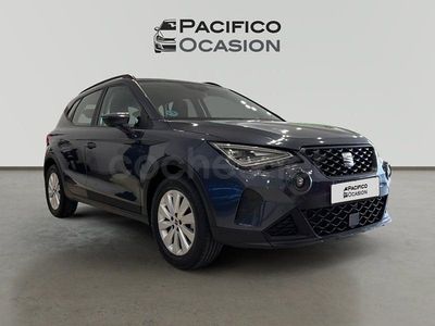 Usado Seat Arona Style Plus 110 CV (80 kW) 2022 Gris / plata SUV