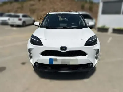 Usado Toyota Yaris Hybrid Business Edition 92 CV (67 kW) 2022 Blanco Berlina