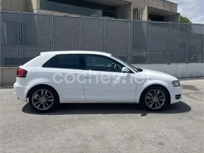 Usado Audi A3 Ambition 105 CV (77 kW) 2011 Blanco Utilitario