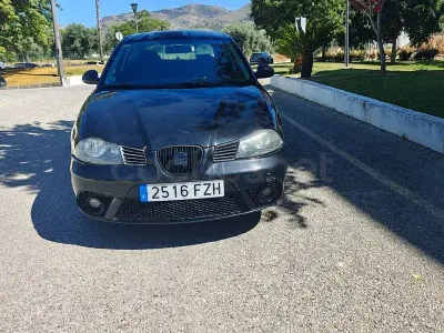 Usado Seat Ibiza Reference 70 CV (51 kW) 2008 Negro Berlina