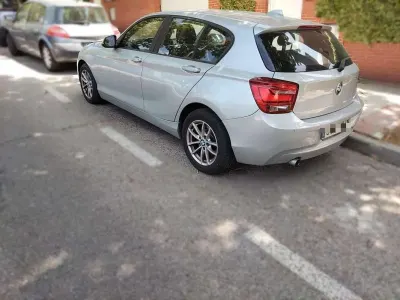 Usado BMW 116 116 CV (85 kW) 2014 Gris Utilitario