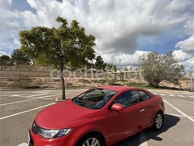 Usado Kia Cerato LX 105 CV (77 kW) 2008 Rojo Berlina