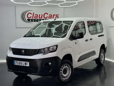 Usado Peugeot Rifter Style 131 CV (96 kW) 2022 Blanco Monovolumen
