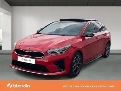 Usado Kia ProCeed GT-Line 120 CV (88 kW) 2019 Rojo Familiar