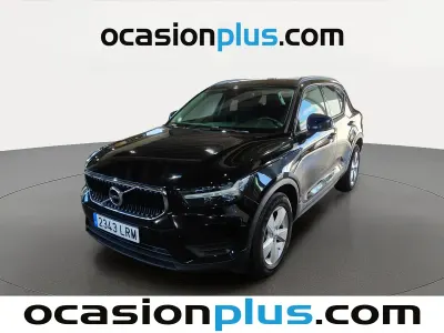 Käytetty Volvo XC40 Momentum 129 HP (94 kW) 2021 Musta Katumaasturi