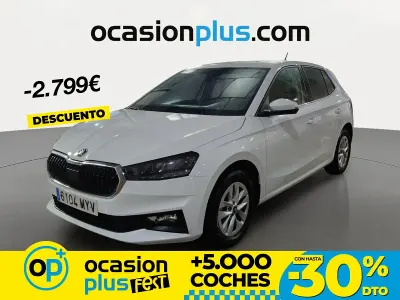 Usado Skoda Fabia Selection 95 CV (69 kW) 2025 Blanco Berlina